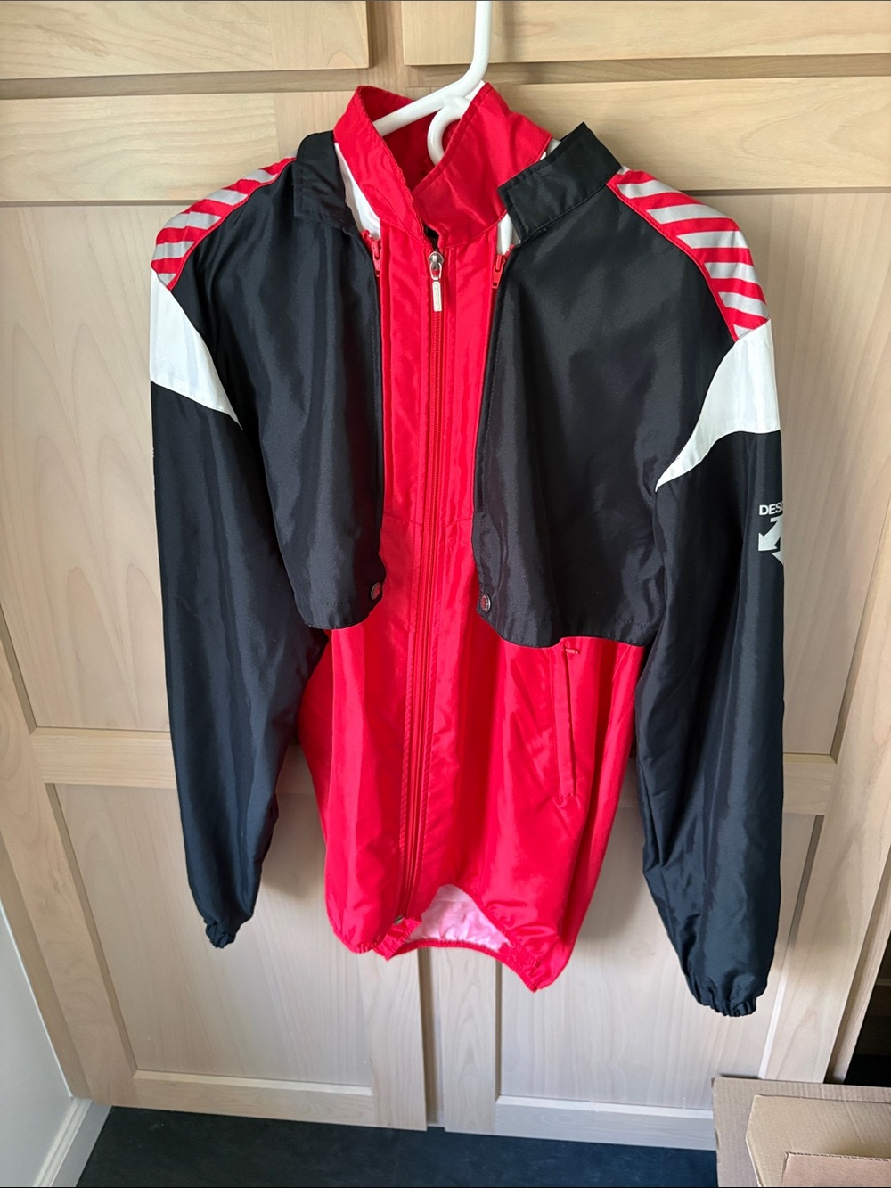 Descente skiing/cycling jacket